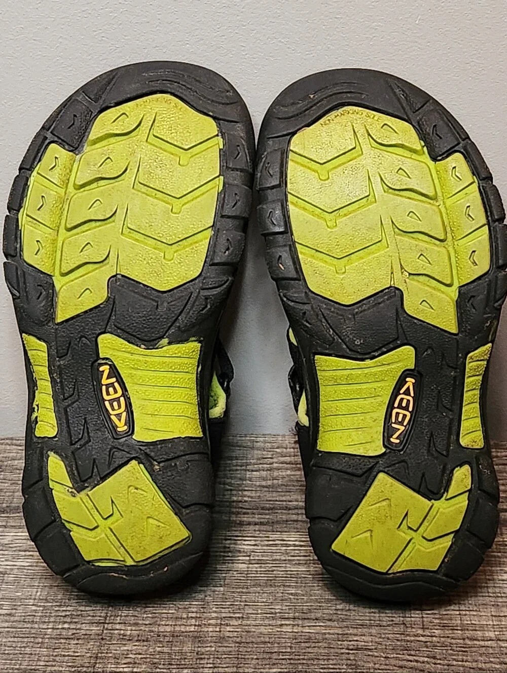 KEEN Kids' Black & Lime Sport Sandals Size 13